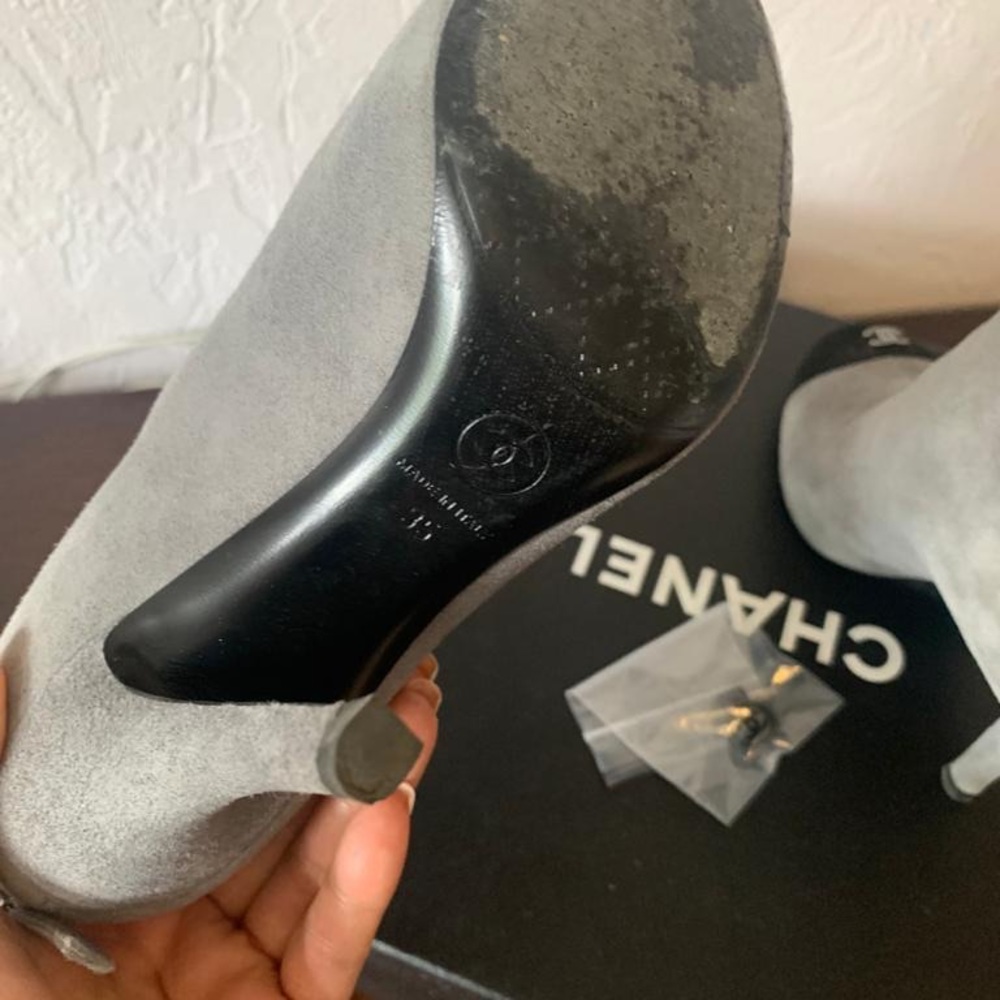 π― Authentic CHANEL suede ankle boots - Picture 5 of 5